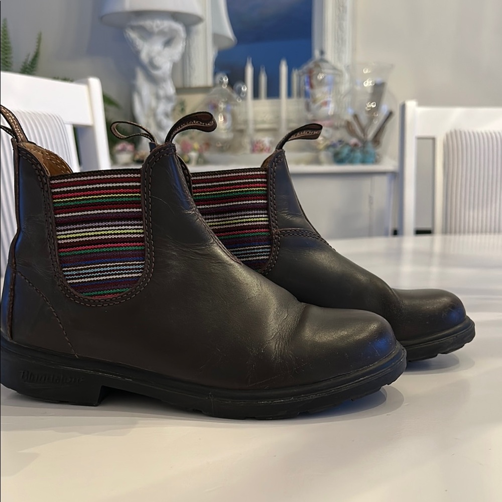 Blundstone Brown Chelsea Boots with Sturdy Sole